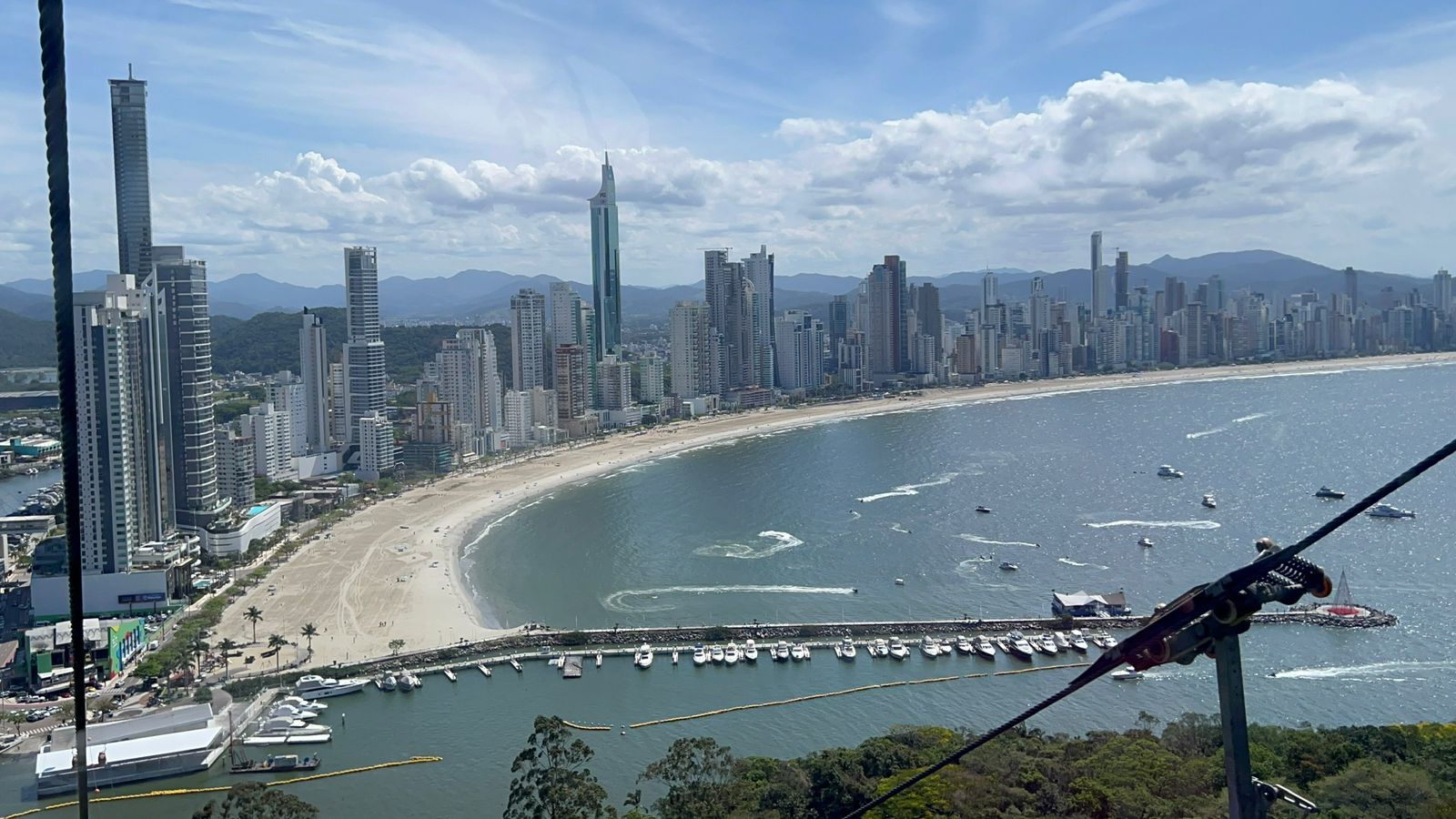 Encanto do Parque Unipraias, em Balneário Camboriú (SC)
